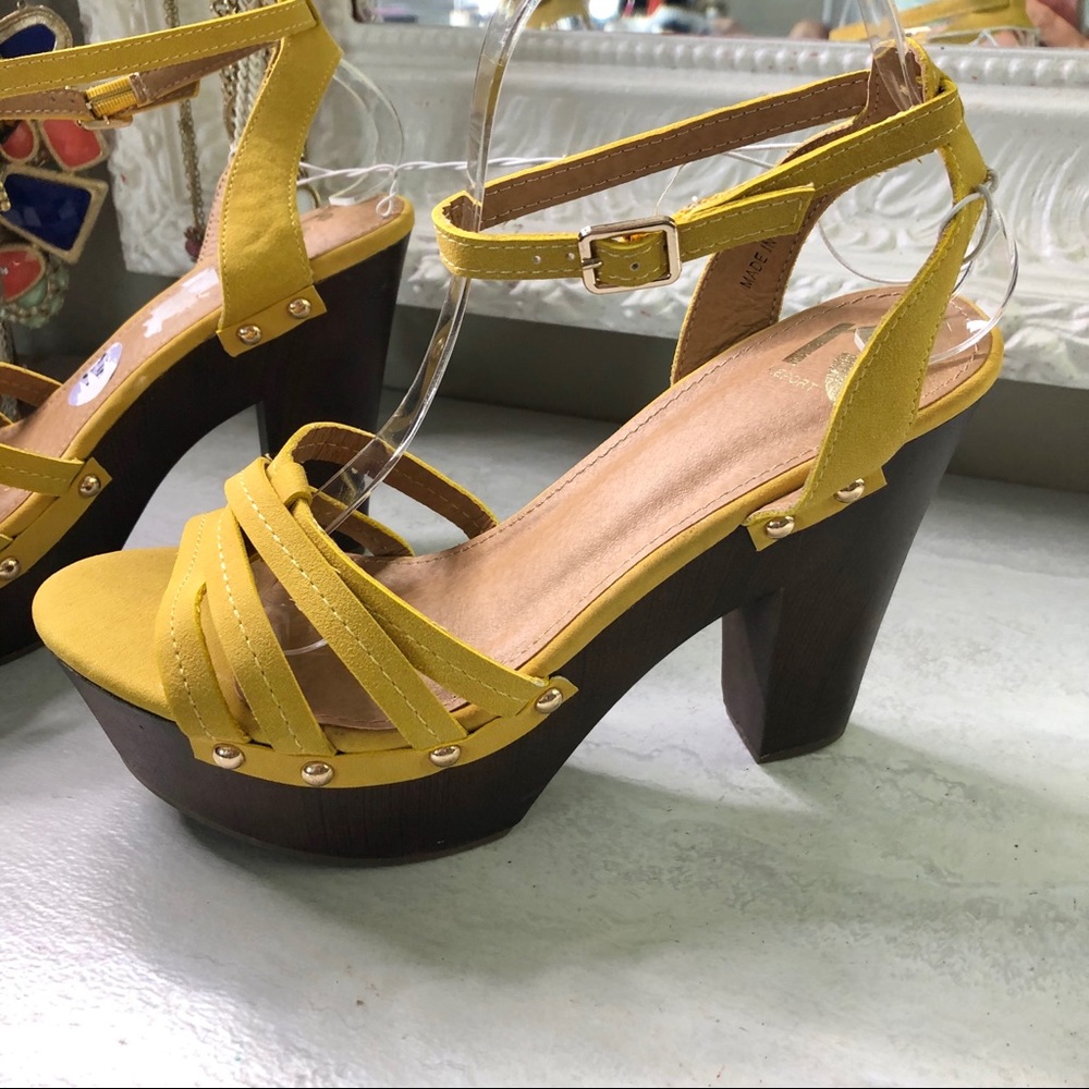 NWOT Report strappy mustard yellow heels